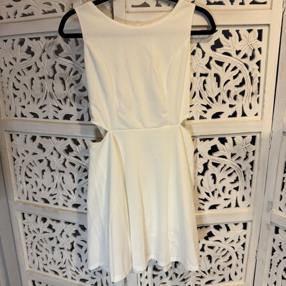 NWT White Belongsci Summer Dress Size Med. - Picture 5 of 6